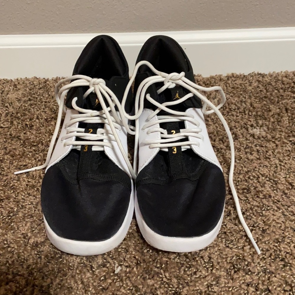 Jordan First Class Gs.
